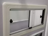 MobileComfort W9055SR, 900х550mm, Окно сдвижное для транспортных средств, шторка рулонная, антимаскитная сетка