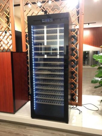 Купить отдельностоящий винный шкаф Cellar Private CP344